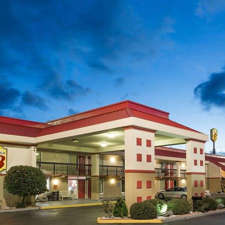 Super 8 By Wyndham Tifton Otel Dış mekan fotoğraf