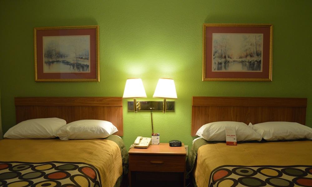 Super 8 By Wyndham Tifton Otel Dış mekan fotoğraf