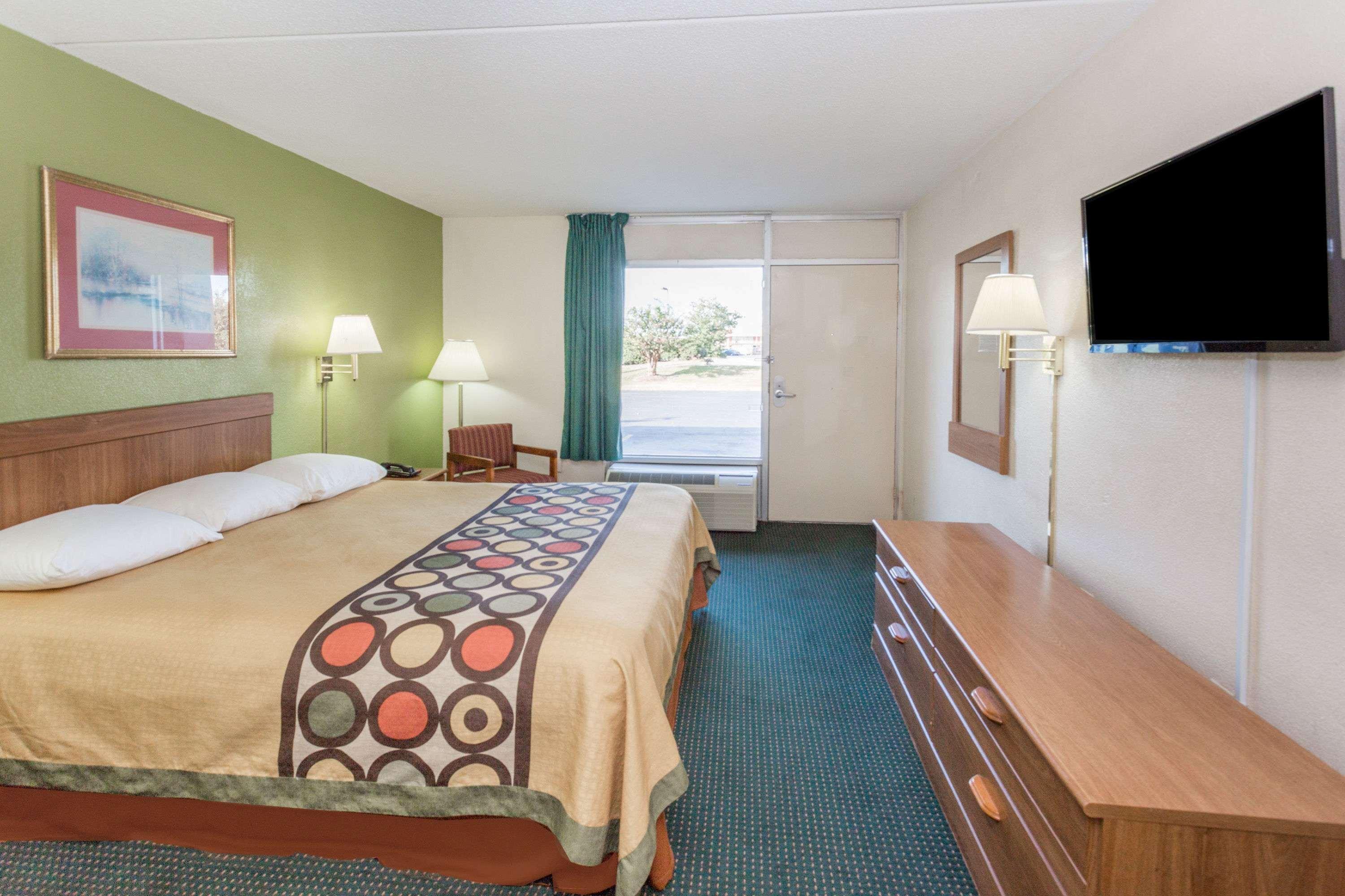 Super 8 By Wyndham Tifton Otel Dış mekan fotoğraf