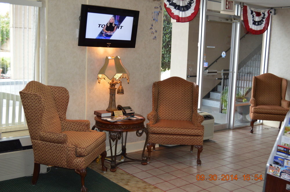 Super 8 By Wyndham Tifton Otel Dış mekan fotoğraf