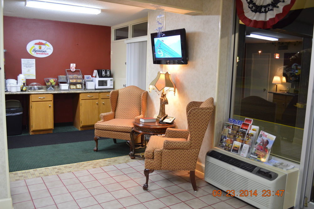 Super 8 By Wyndham Tifton Otel Dış mekan fotoğraf
