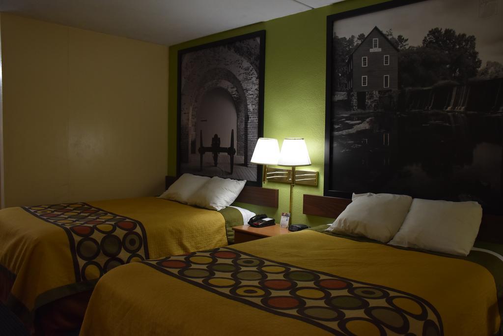 Super 8 By Wyndham Tifton Otel Dış mekan fotoğraf