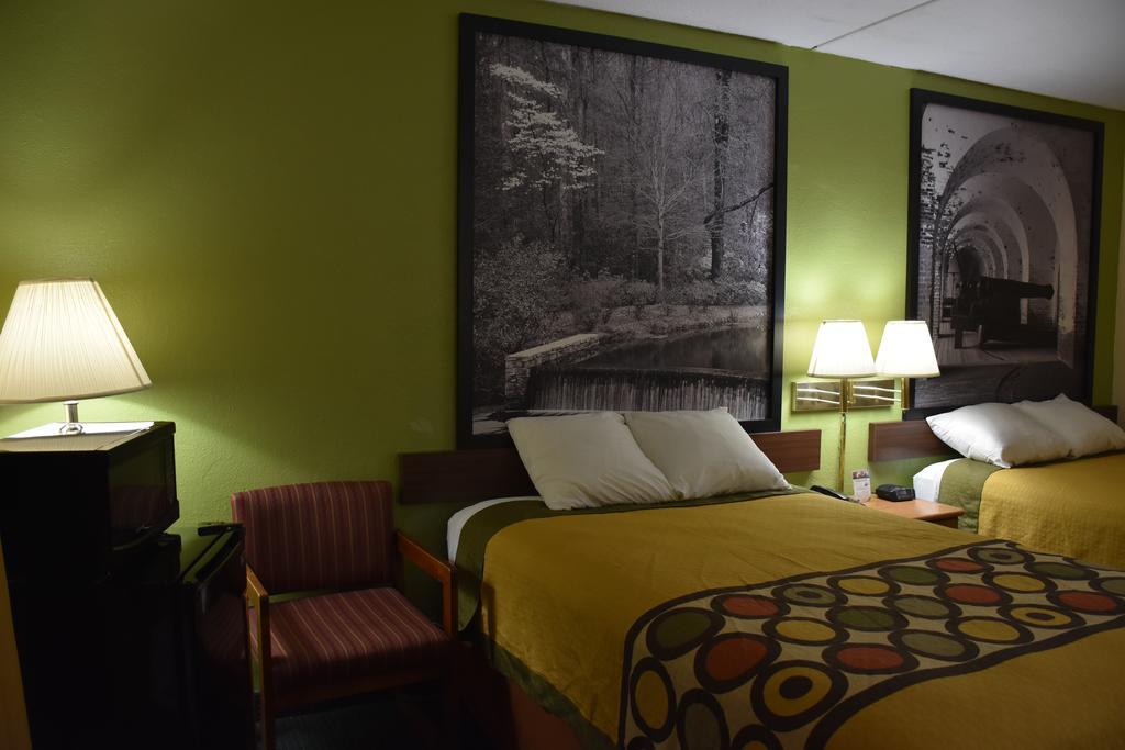 Super 8 By Wyndham Tifton Otel Dış mekan fotoğraf