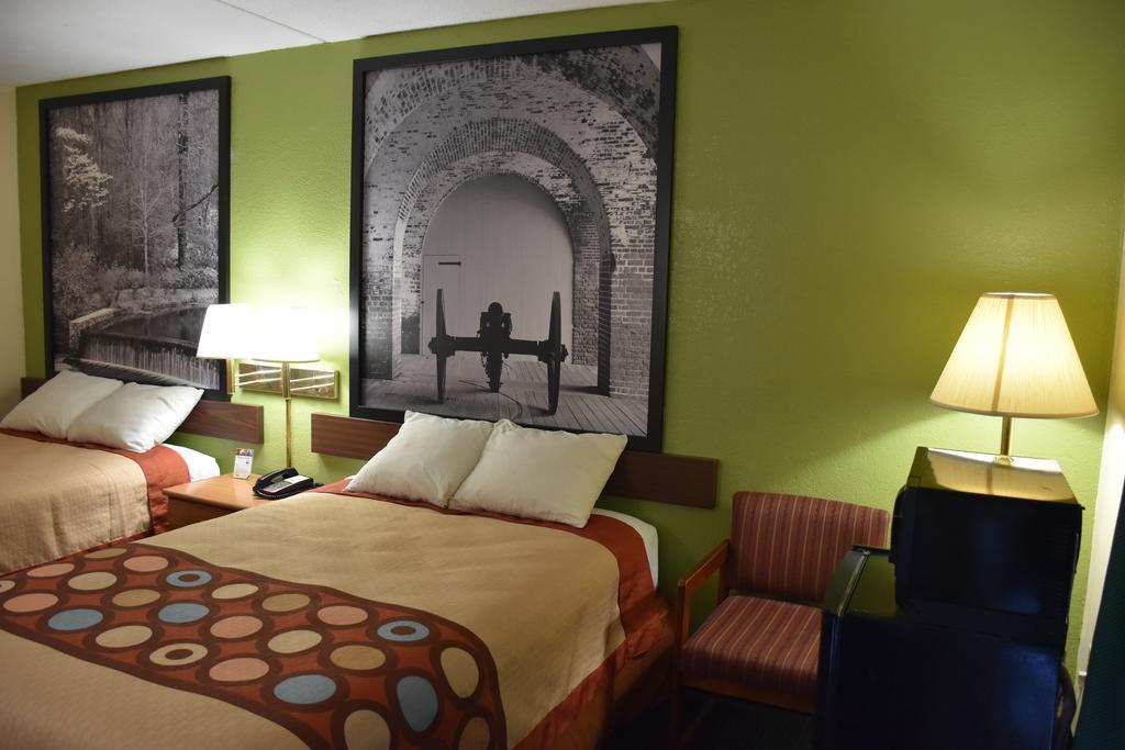 Super 8 By Wyndham Tifton Otel Dış mekan fotoğraf