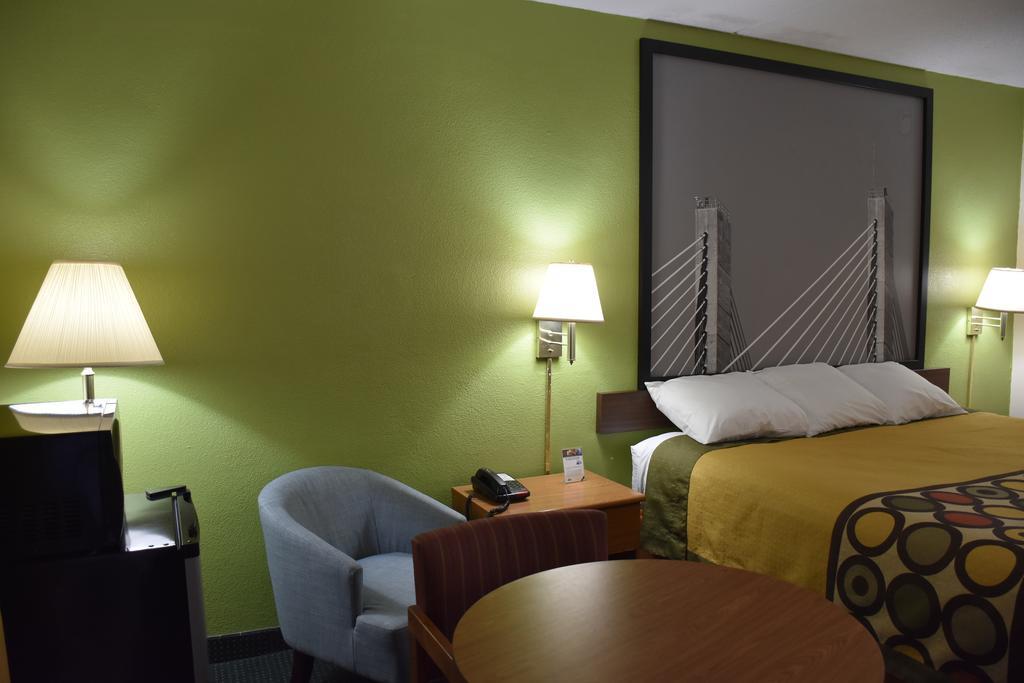 Super 8 By Wyndham Tifton Otel Dış mekan fotoğraf