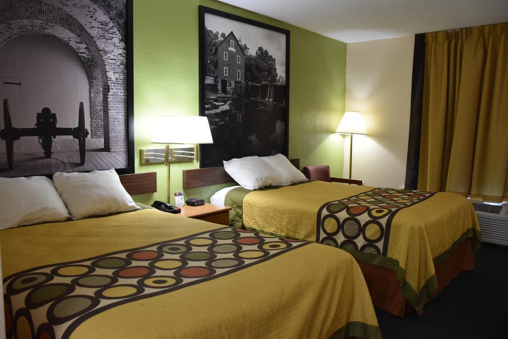 Super 8 By Wyndham Tifton Otel Dış mekan fotoğraf
