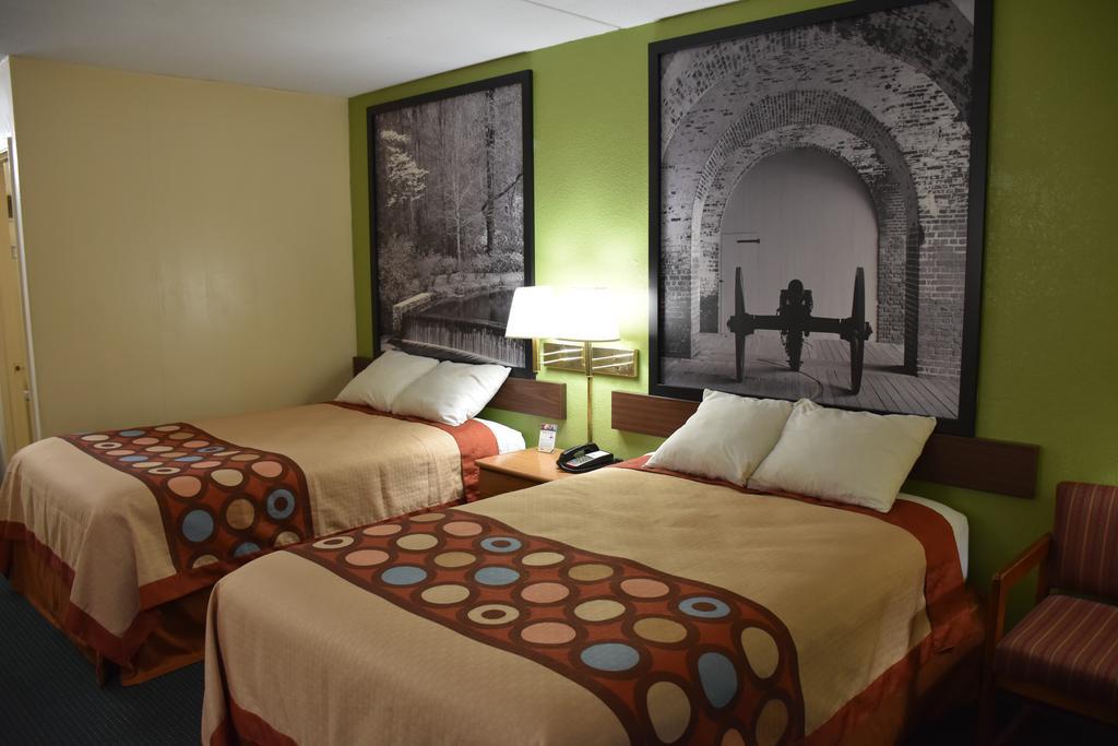 Super 8 By Wyndham Tifton Otel Dış mekan fotoğraf