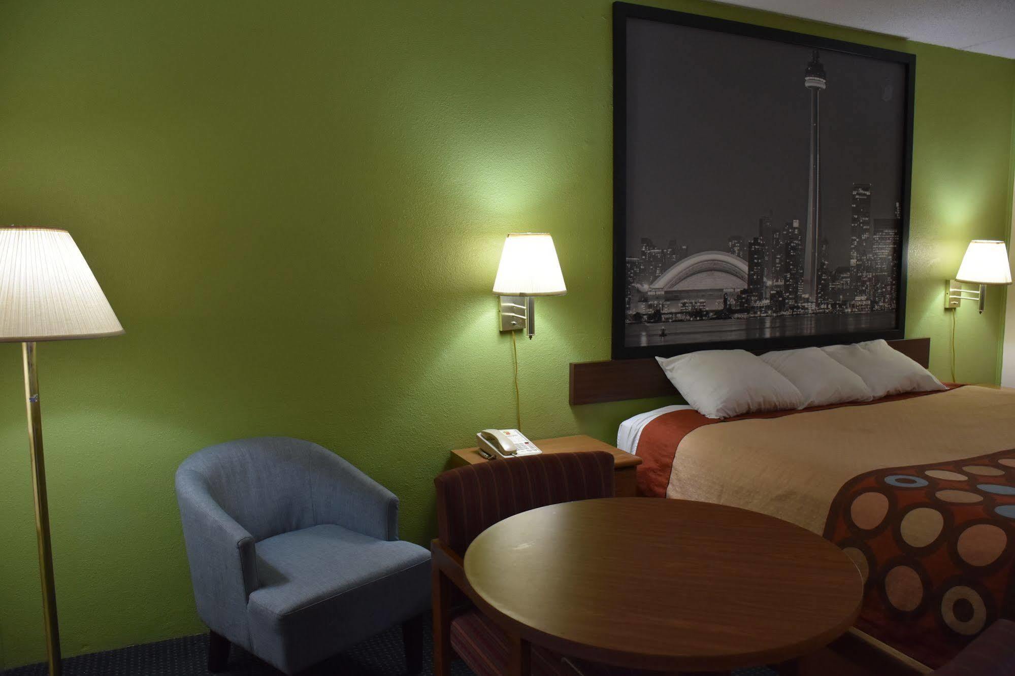 Super 8 By Wyndham Tifton Otel Dış mekan fotoğraf