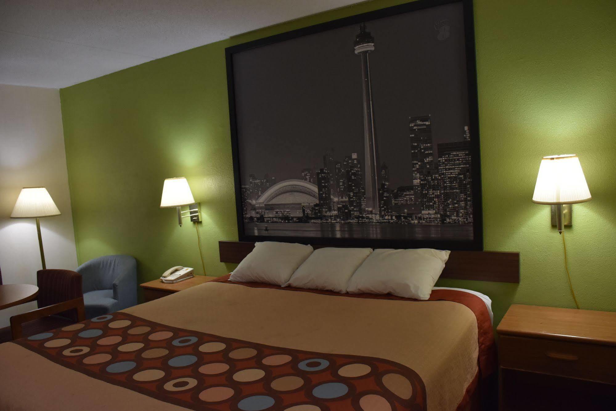 Super 8 By Wyndham Tifton Otel Dış mekan fotoğraf