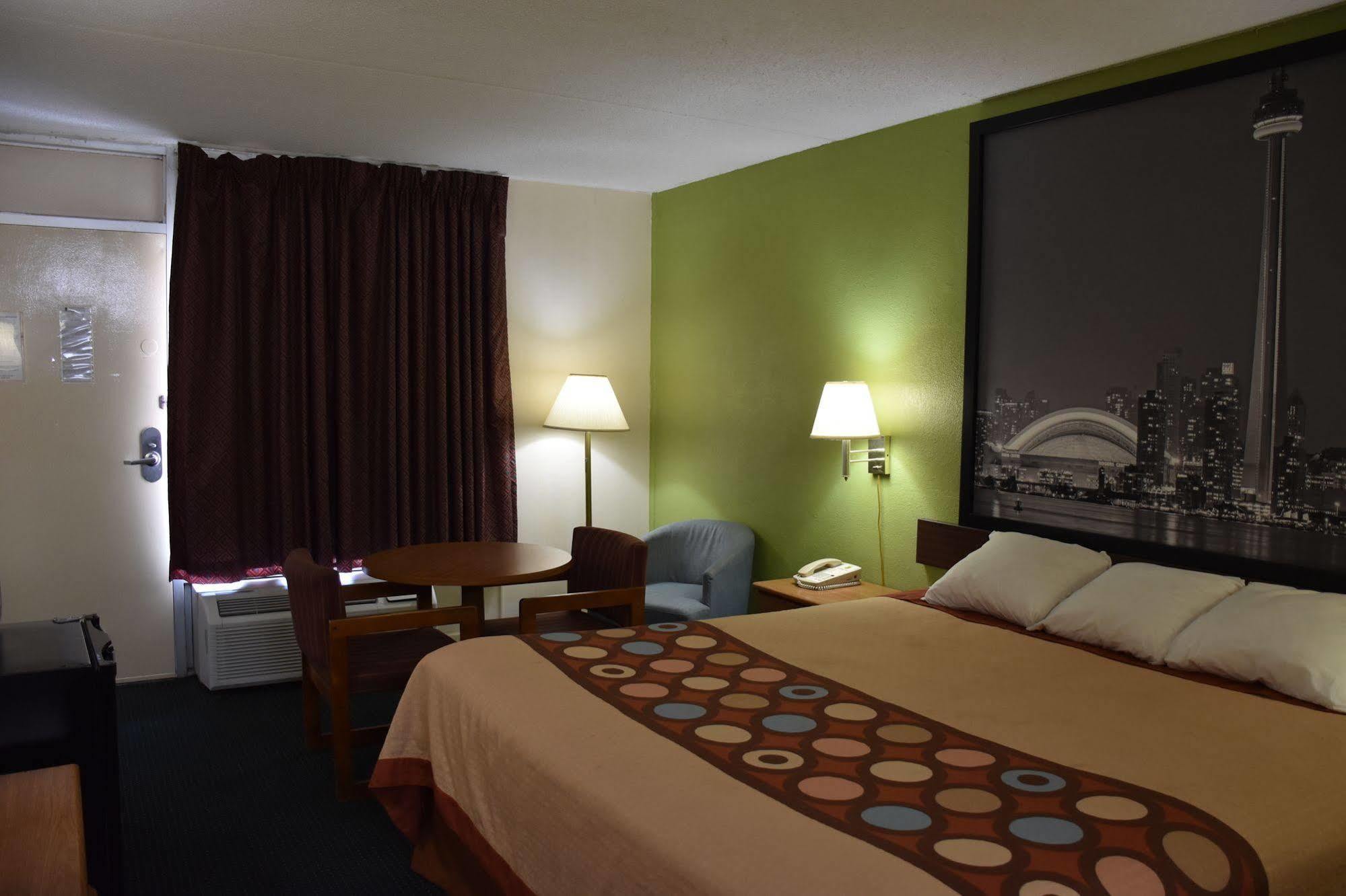 Super 8 By Wyndham Tifton Otel Dış mekan fotoğraf